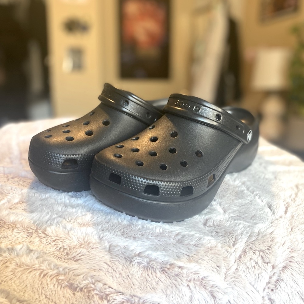Platform Crocs Black Size 8W